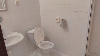 Pronájem pokojů s vlastním sociálním zázemím - 3