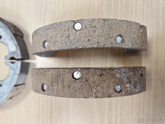 brzdové pakny Jawa 550, 555 včetně obložení - 3