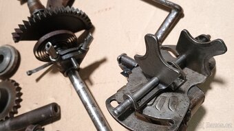 Jawa 250 pérák, díly, řazení, páky.. - 3