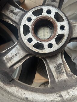 Zimní komplety 215/60 R16 Nokian - 3