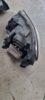 Octavia II xenony - 3