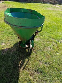 Rozmetadlo na průmyslová hnojiva - 3