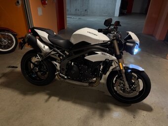 Triumph Speed Triple S - 3