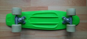 Skateboard kvalitní plastový - jako NOVÝ - 3