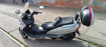Suzuki Burgman 250 - 3