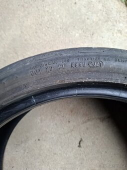 Prodam Letni pneu pirreli 235/40/19 4.5 a 4mm - 3