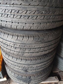Pneu 215/75r16c - 3