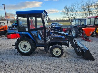 malotraktor Iseki TA215 4x4 s kabinou a čelákem - 3