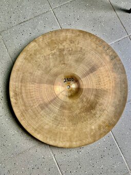 Paiste 2002 black label 22" - 3