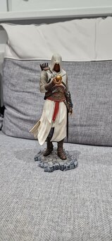 Assassin's Creed Altair Apple of Eden Keeper - 3