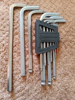 Klíče,  a různé věci do dílny - 3