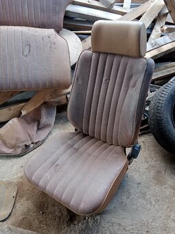 Opel Kadett C (Caravan) sedačky a výfuk - 3