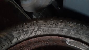 Prodám zimní pneu Goodyear Ultragrip 185/65/14 s disky - 3