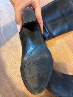 Černé kozačky Caprice na podpatku - 3