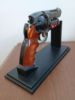 Replika NECA Blade Runner Blaster měřítko 1:1 - 3