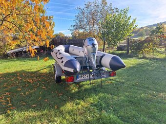 Prodám nafukovací člun rok starý, s motorem - 3