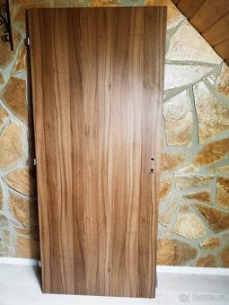 Interiérové plné dveře levé 80 ořech CPL - 3