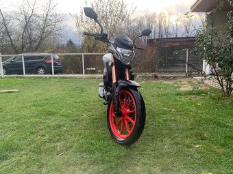 Um Xtreet 125 - 3