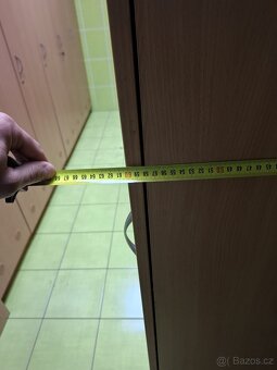 Dřevěné šatní skříně - 3