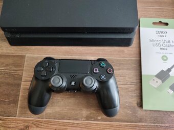 Playstation 4 - 3