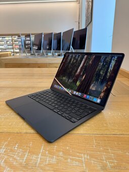 NÁDHERNÝ APPLE MACBOOK AIR 13 M4 16 GB 256 GB SSD TEMNĚ INK. - 3