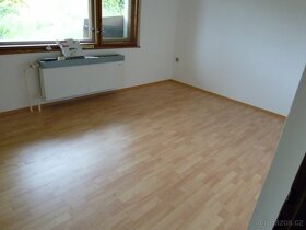Prostorny dum bez nutnych investic... - 3