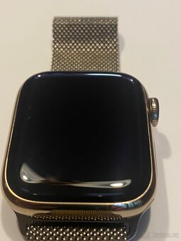 Apple Watch 7 GPS + Cellular, 41mm Gold Stainless - 3