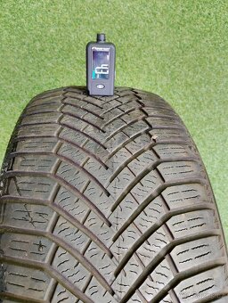 Zimní pneu Yokohama BluEarth Winter 225/50 R17 - 3