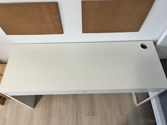 Psací stůl s LED páskem - 3