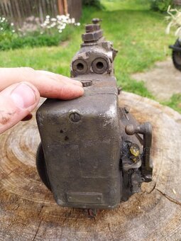 Vstřikovací palivové čerpadlo praga v3s - 3