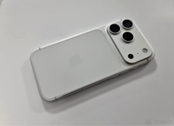 Prodám nebo vyměním iPhone 17 pro 256 GB starý 3 dny - 3