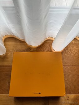 Louis Vuitton krabice a stuha. - 3