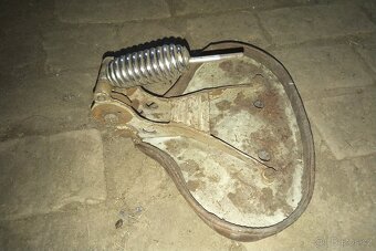 Sedlo pérák - 3