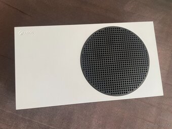 Xbox One S - TOP STAV - Ostrava - záruka do 4/2026 - 3