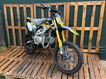 Pitbike 125ccm4T kola 17”x14” Poloautomat C104 - 3