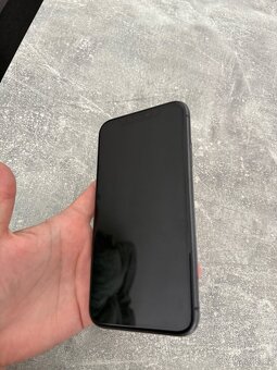 iPhone 11, 64GB černý - 3