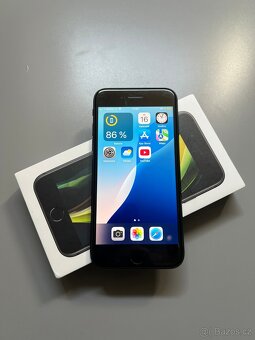iPhone SE 2020, 64 GB, černý – pěkný stav - 3