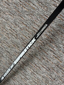 🏒 Nová hokejka Bauer Super Stick – Made in Canada (dřevo) - 3