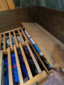 Rozkládací postel s úložným prostorem a matrací - 3