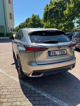 Lexus NX300h - 3