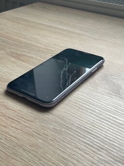 iPhone 11 - 64GB - 3