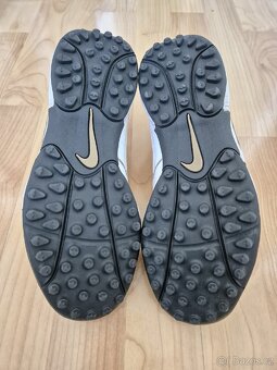 Kopačky, turfy Nike Tiempo R10 TF, Ronaldinho - 3