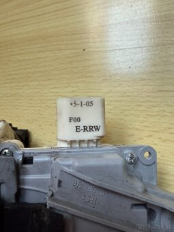 Zámek dveří zadní pravý VW, ŠKODA - 3