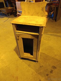 Noční stolek - 3