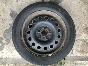 Prodám 4 zimní pneumatiky 195/60R16C na plechových discích - 3