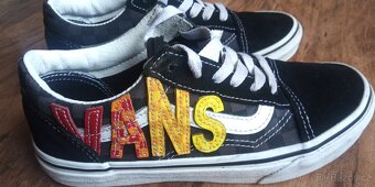 PRODÁM STYLOVÉ DĚTSKÉ TENISKY VANS - limitovaná edice - 3