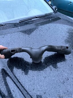 Prodám sací potrubí, váha vzduchu,sani, na Mercedes,OM642. - 3