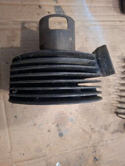 Jawa - kyvacka, panelka - valec - 3