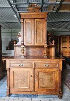 Kredenc starožitný - 3