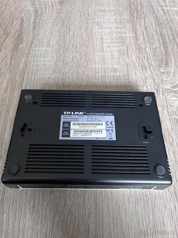 TP-LINK TL-R402M + síťový adaptér - 3